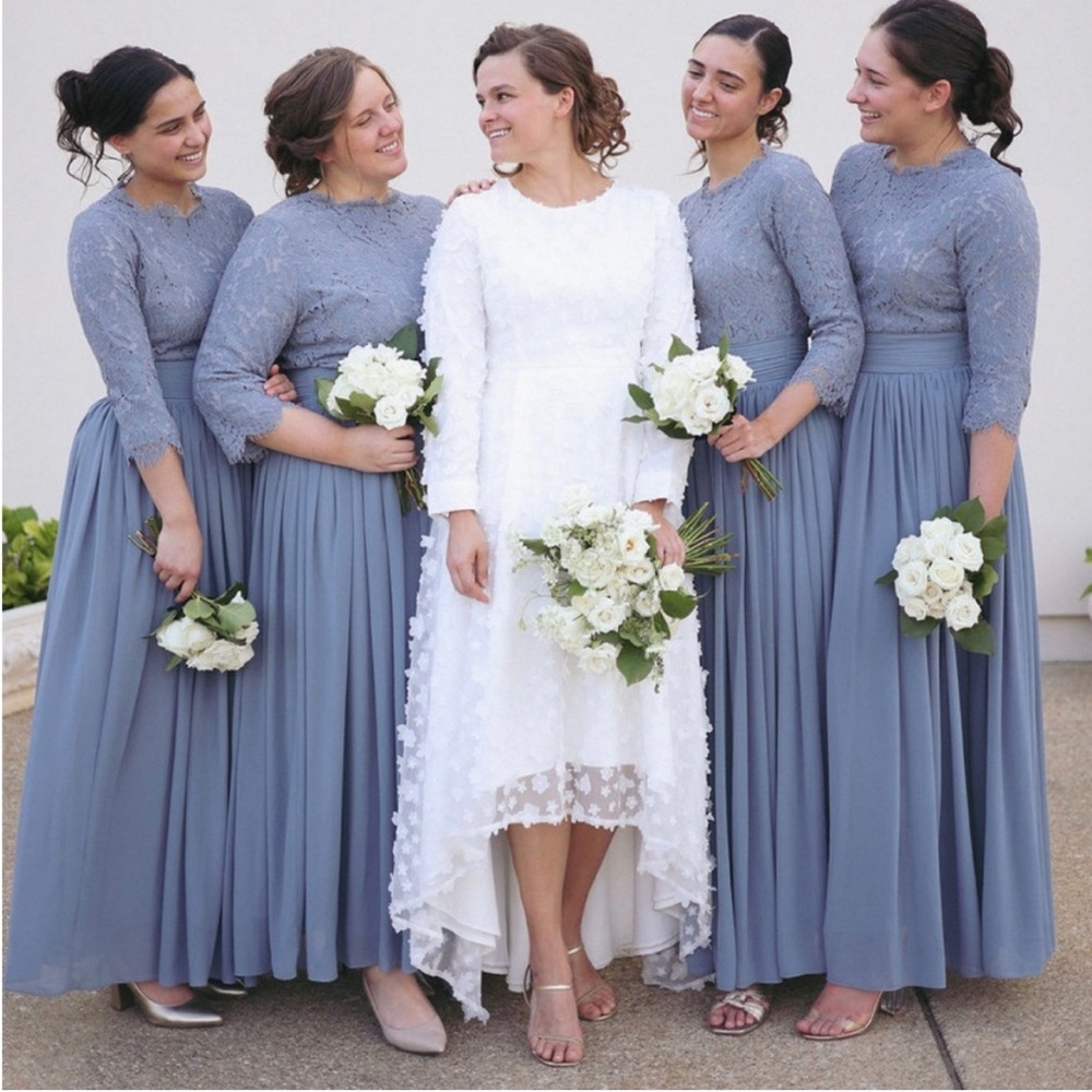 Dainty jewells exquisite English manor dress modest bridesmaid wedding dress